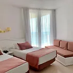 Aromar Hotel 4*