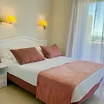 Aromar Hotel