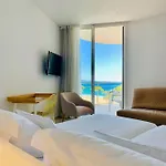 Aromar Hotel 4*