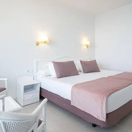 Aromar Hotel 4*