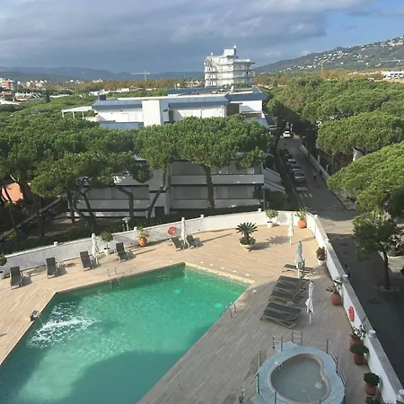 Aromar Hotel 4*