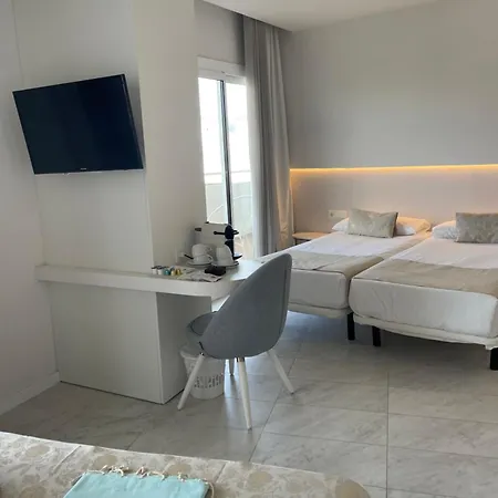 Aromar Hotel 4*
