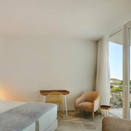 Aromar Hotel