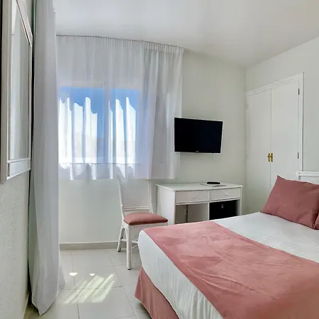 Aromar Hotel 4*