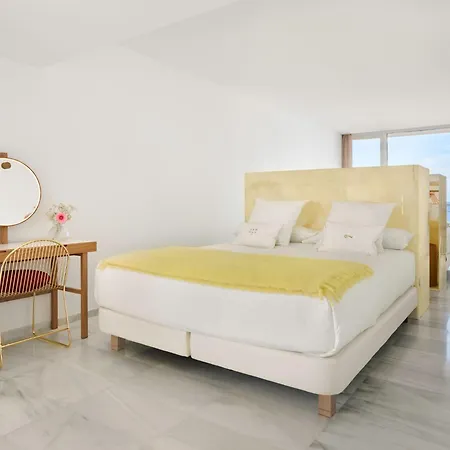 Aromar Hotel 4*