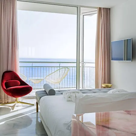 Aromar Hotel 4*