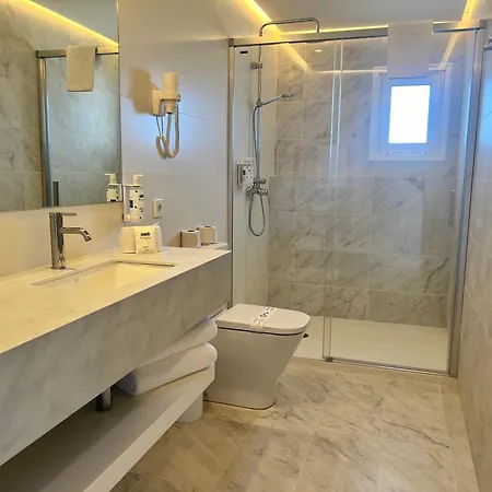 Aromar Hotel 4*